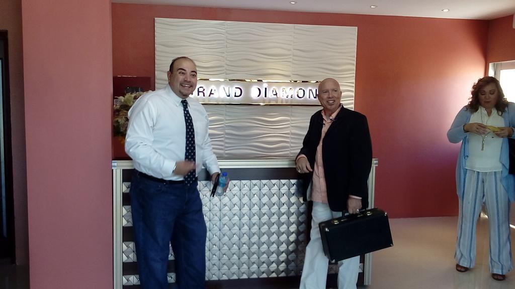 Grand Diamond Hotel Trinidad Piarco Exterior foto