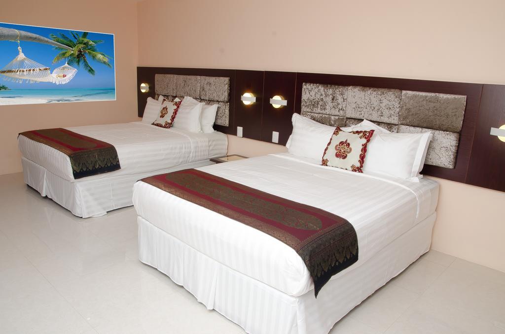 Grand Diamond Hotel Trinidad Piarco Exterior foto